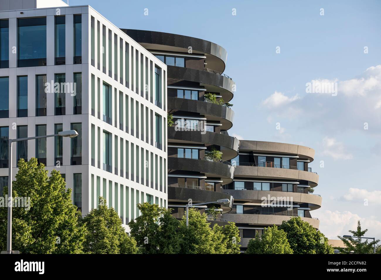 Bâtiments modernes dans le quartier Zwei, vue de l'immeuble de bureaux 'denk Drei' aux immeubles d'appartements 'Rondo', 2ème arrondissement, Leopoldstadt, Vienne, A Banque D'Images