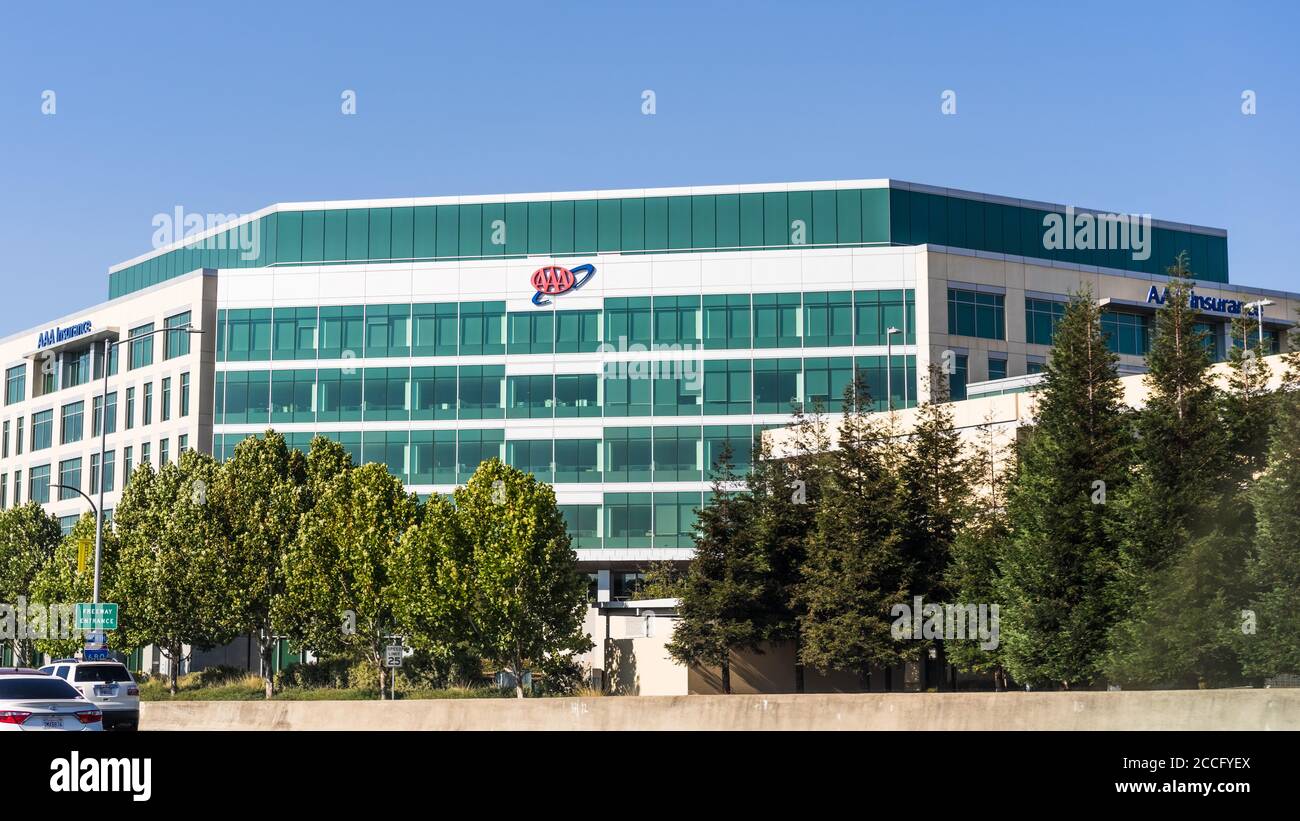 25 juillet 2020 Walnut Creek / CA / Etats-Unis - siège social de l'entreprise AAA Northern California, Nevada & Utah dans la région de la baie est de San Francisco Banque D'Images