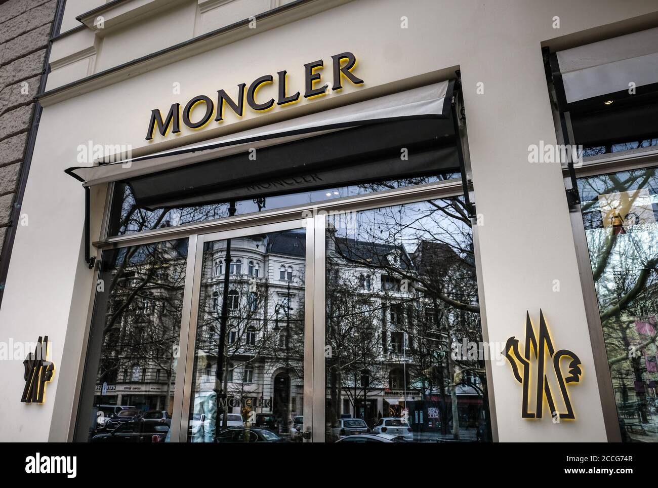 boutiques moncler paris