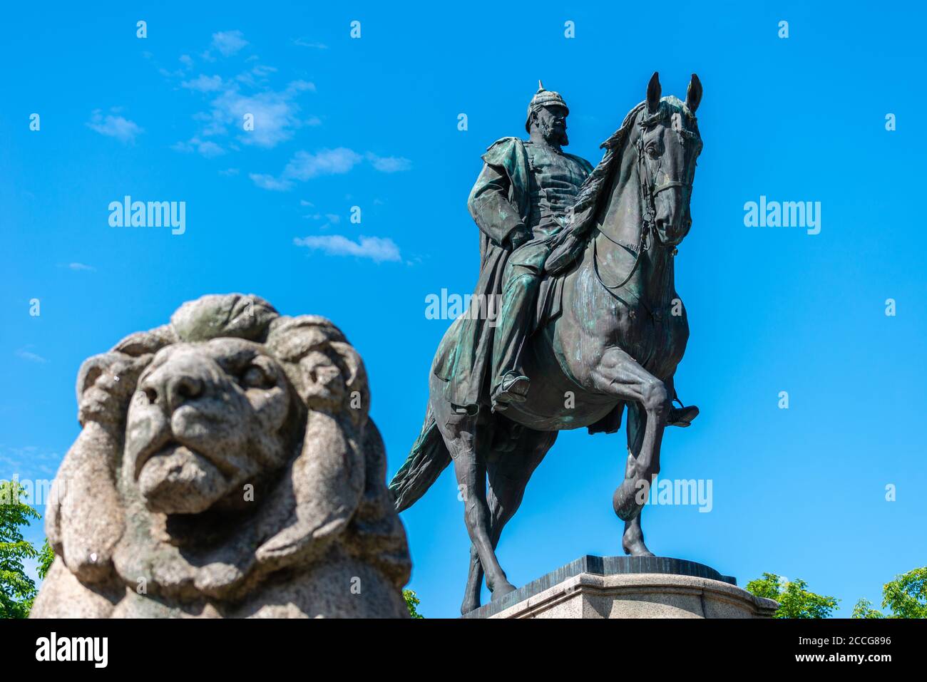 Monument de l'empereur Wilhelm I, Karlsplatz, centre-ville de Stuttgart, Bade-Wurtemberg, Allemagne du Sud, Europe Banque D'Images