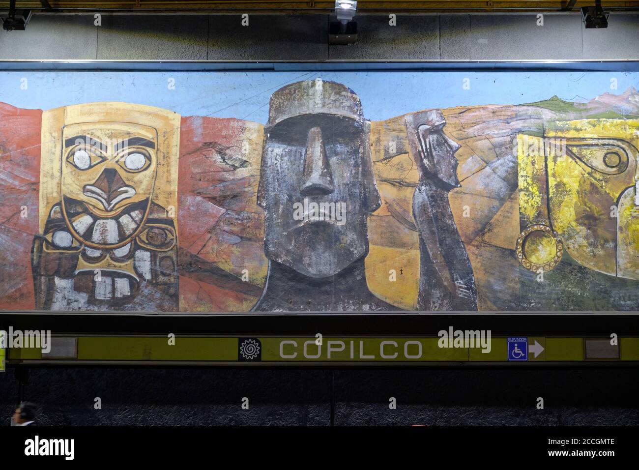 Fresque d'art à l'intérieur de la station de métro Copilco à Mexico, échantillon de représentant 'El perfil del tiempo' par Guillermo Ceniceros Banque D'Images