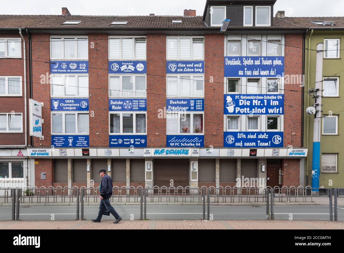 'Auf Schalke' Fan pub KneipeSchalker Meile zone Fan du FC Schalke 04 football club, Kurt-Schumacher-Straße à Gelsenkirchen, Rhénanie-du-Nord-Westphalie, G Banque D'Images