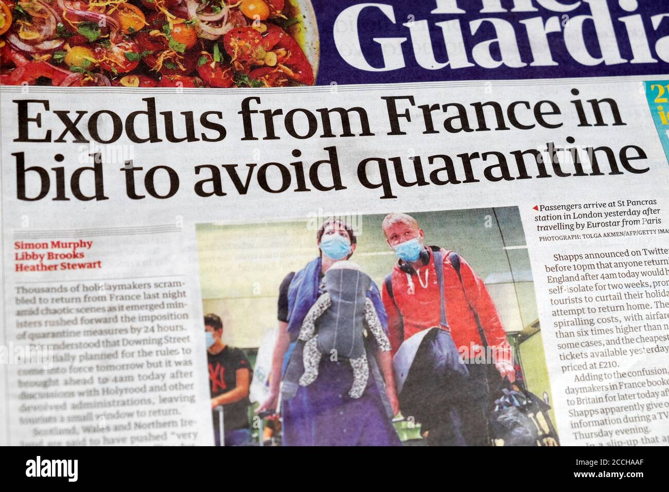 "Exode de France pour éviter la quarantaine" voyageurs britanniques Aller à la maison Guardian journal titre première page article en août 2020 Angleterre Royaume-Uni Banque D'Images