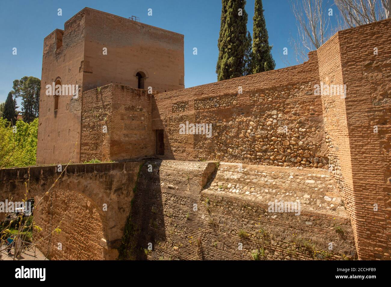 Alhambra reconstruit au milieu du XIIIe siècle par l'émir nasrid Mohammed ben Al-Ahmar de l'émirat de Grenade, qui a construit son palais et ses murs actuels. Banque D'Images