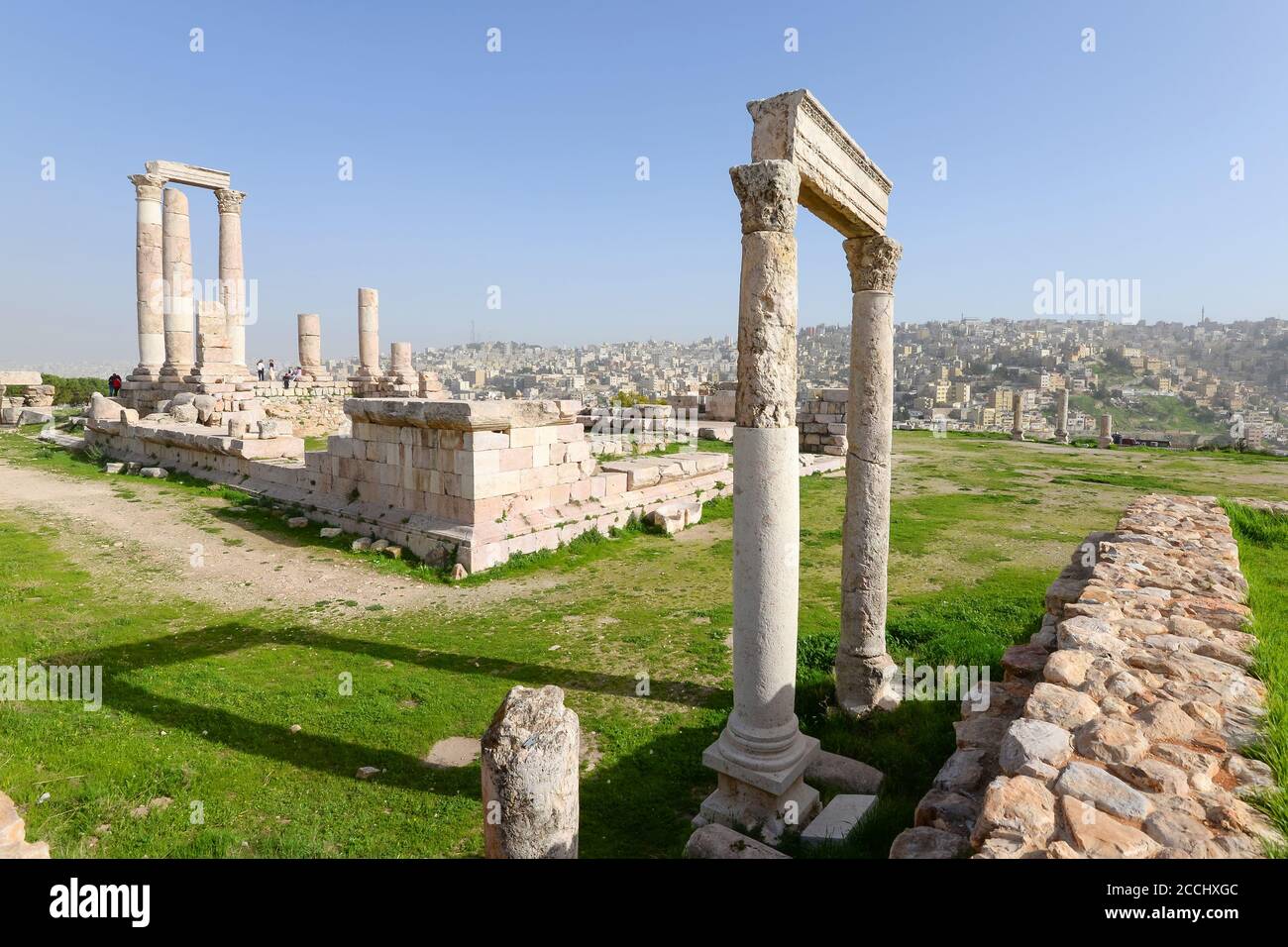 Colonnes du Temple d'Hercules ou du Temple romain. Structure romaine dans la Citadelle d’Amman (Jabal al-Qal’a) en Jordanie. Capitale du Royaume d'Ammon. Banque D'Images