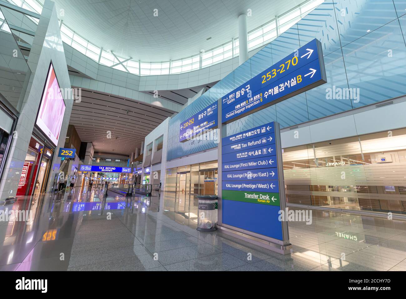 Incheon, Corée du Sud-août 7,2020:la passerelle du terminal 2 à l'aéroport international d'Incheon n'a aucun effet sur les personnes en provenance de la politique de lutte contre les épidémies et de confinement de la COVID-19 Banque D'Images