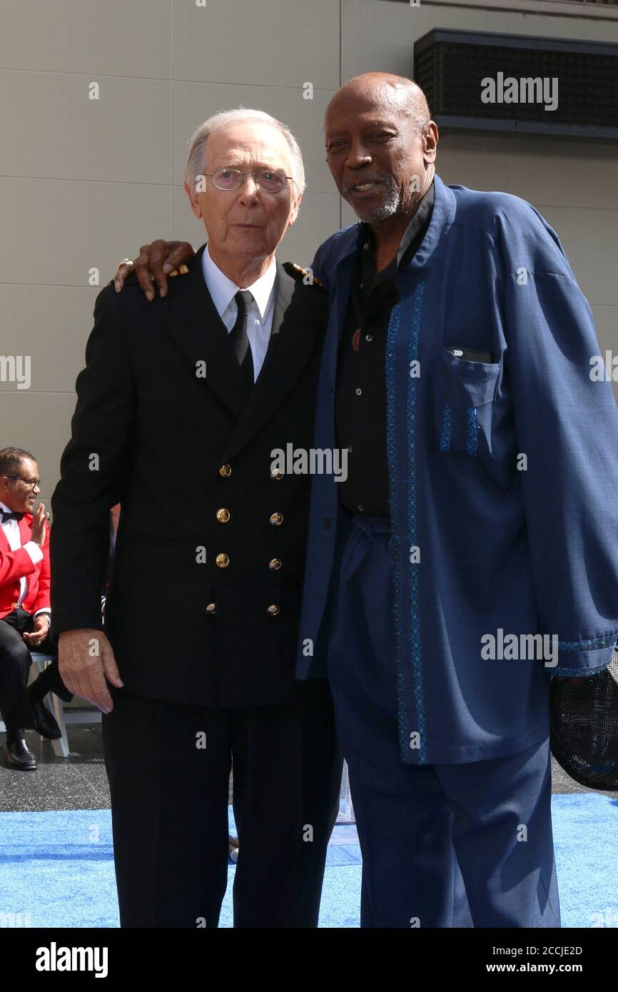 LOS ANGELES - 10 MAI : Bernie Kopell, Lou Gossett Jr à Princess Cruises reçoivent la plaque d'honneur en tant qu'ami de la marche de la renommée hollywoodienne au Dolby Theatre le 10 mai 2018 à Los Angeles, CA Banque D'Images