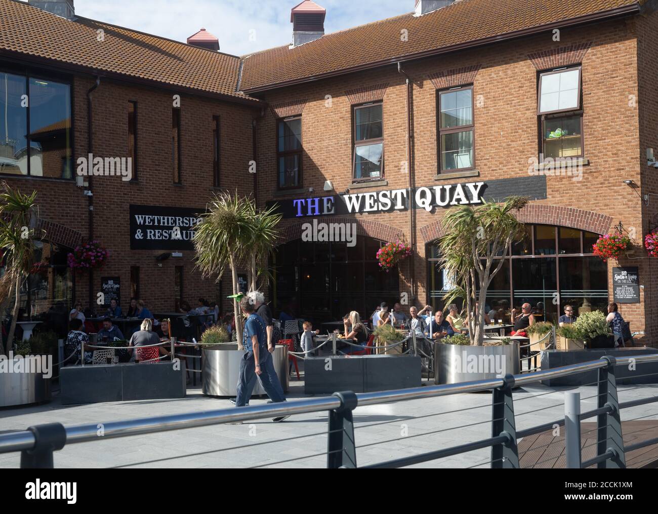 Le pub West Quay Wetherspoon à Brighton Marina, East Sussex, Royaume-Uni Banque D'Images