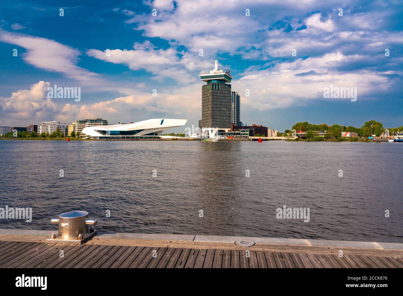 Pays-Bas, Nord-Hollande, Amsterdam, EYE film Institute pays-Bas et ADAM Tower Banque D'Images