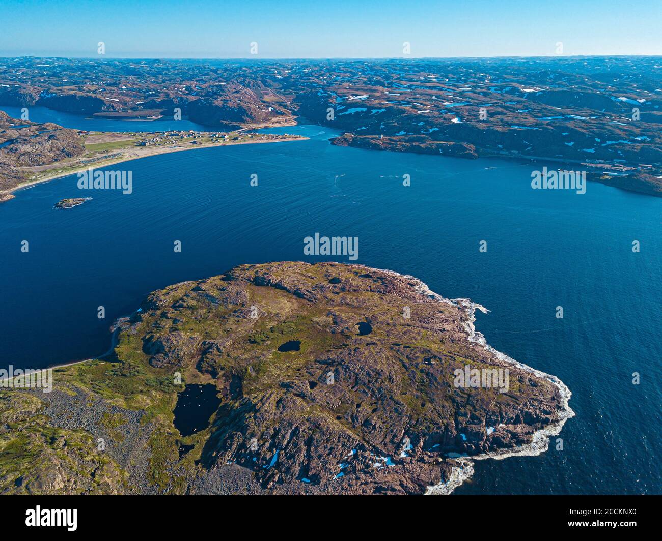Russie, Oblast de Mourmansk, Teriberka, vue aérienne du littoral de la mer de Barents Banque D'Images