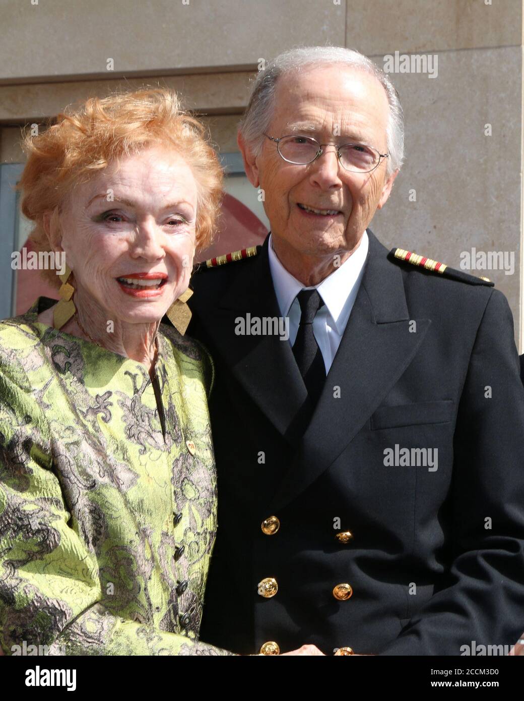 LOS ANGELES - 10 MAI : Jeraldine Saunders, Bernie Kopell aux croisières Princess reçoivent la plaque d'honneur en tant qu'ami de la marche de la renommée hollywoodienne au Dolby Theatre le 10 mai 2018 à Los Angeles, CA Banque D'Images