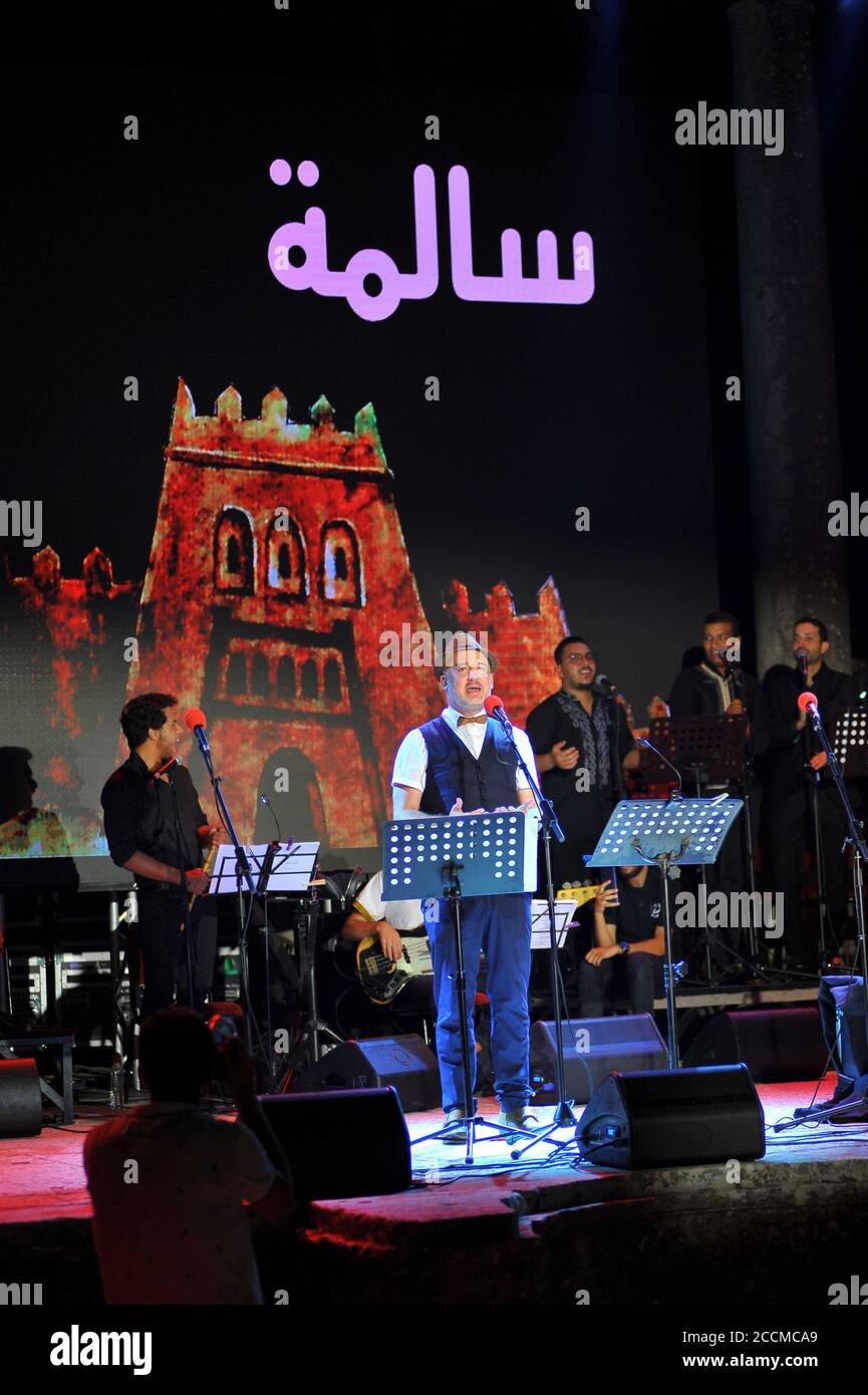 23 août 2020, Dougga, Béja, Tunisie : lancement de la 44e édition du festival du gouvernorat de Dougga de Béja (100 km au nord de Tunis), donné le samedi 22 août, 2020 avec le spectacle 24 parfums de l'artiste compositeur Mohamed Ali Kammoun un spectacle qui est en cours de rénovation avec fure et mesure de la présentation et ui est un véritable hommage à une Tunisie diverse avec de multiples facettes.photo: Chokri Mahjoub (Credit image: © Chokri Mahjoub/ZUMA Wire) Banque D'Images