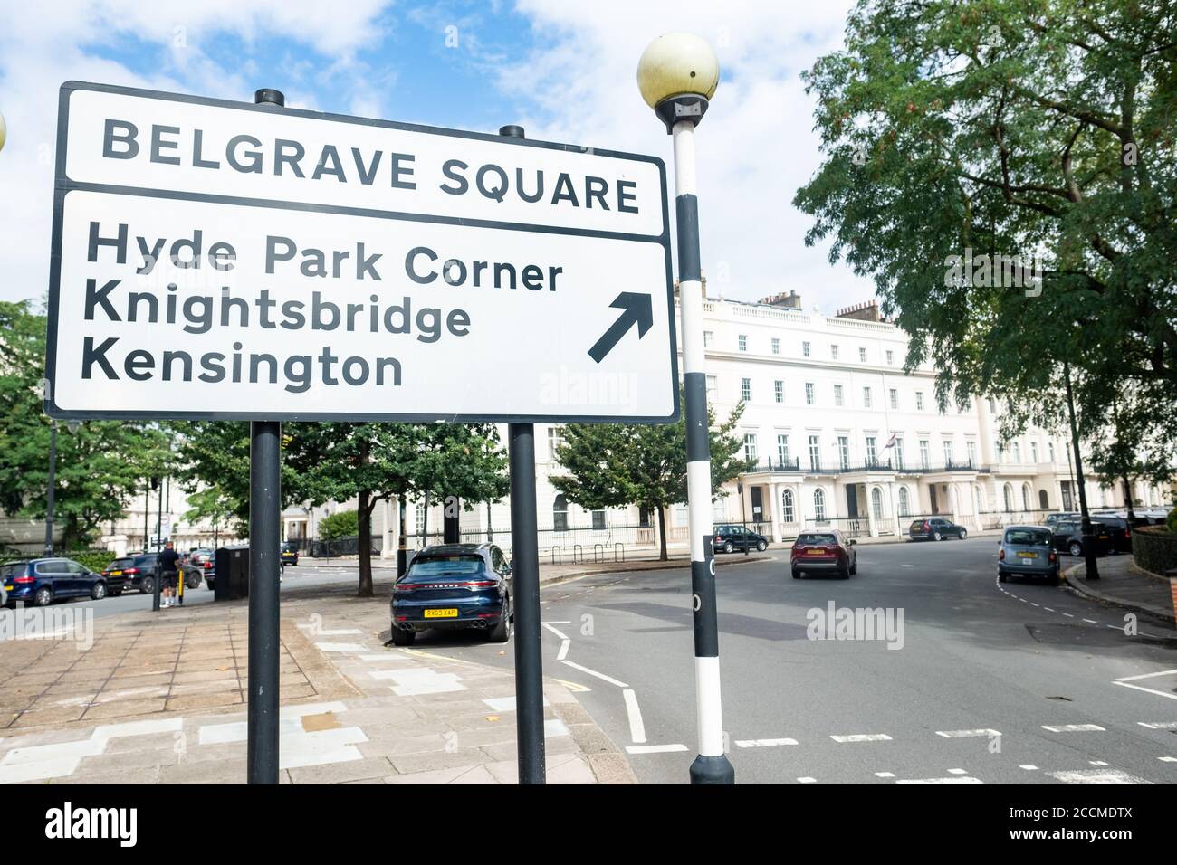 Londres- Belgrave Square, une place de jardin du XIXe siècle dans la région de Belgravia / Knightsbridge remarquable pour ses nombreux bâtiments d'ambassade et de consulat Banque D'Images
