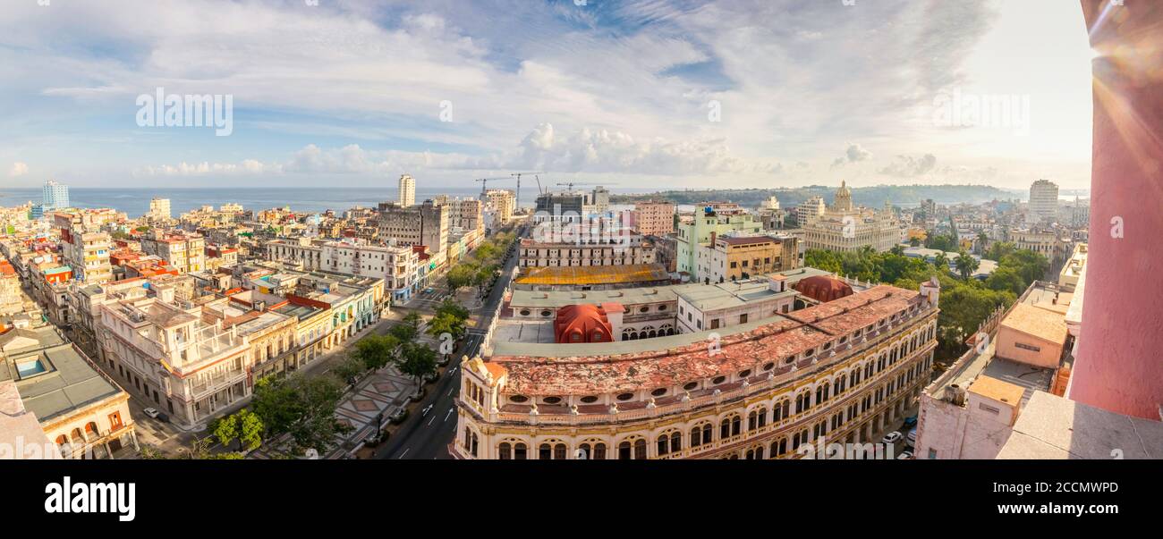 Vue panoramique sur le centre-ville et la mer à la Havane cuba Banque D'Images