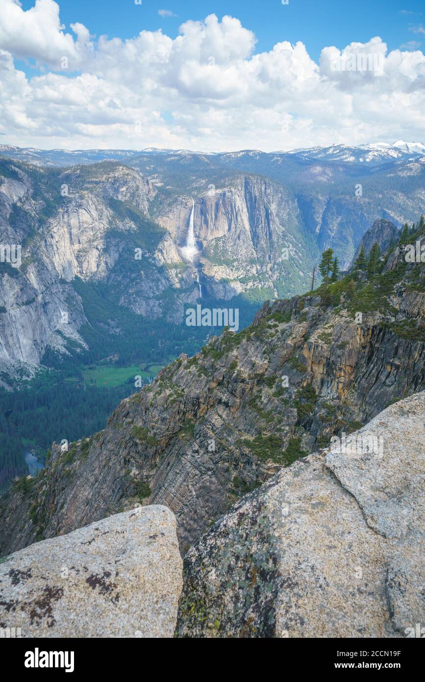 randonnée sur le sentier du pohono jusqu'au taft point, parc national de yosemite aux états-unis Banque D'Images