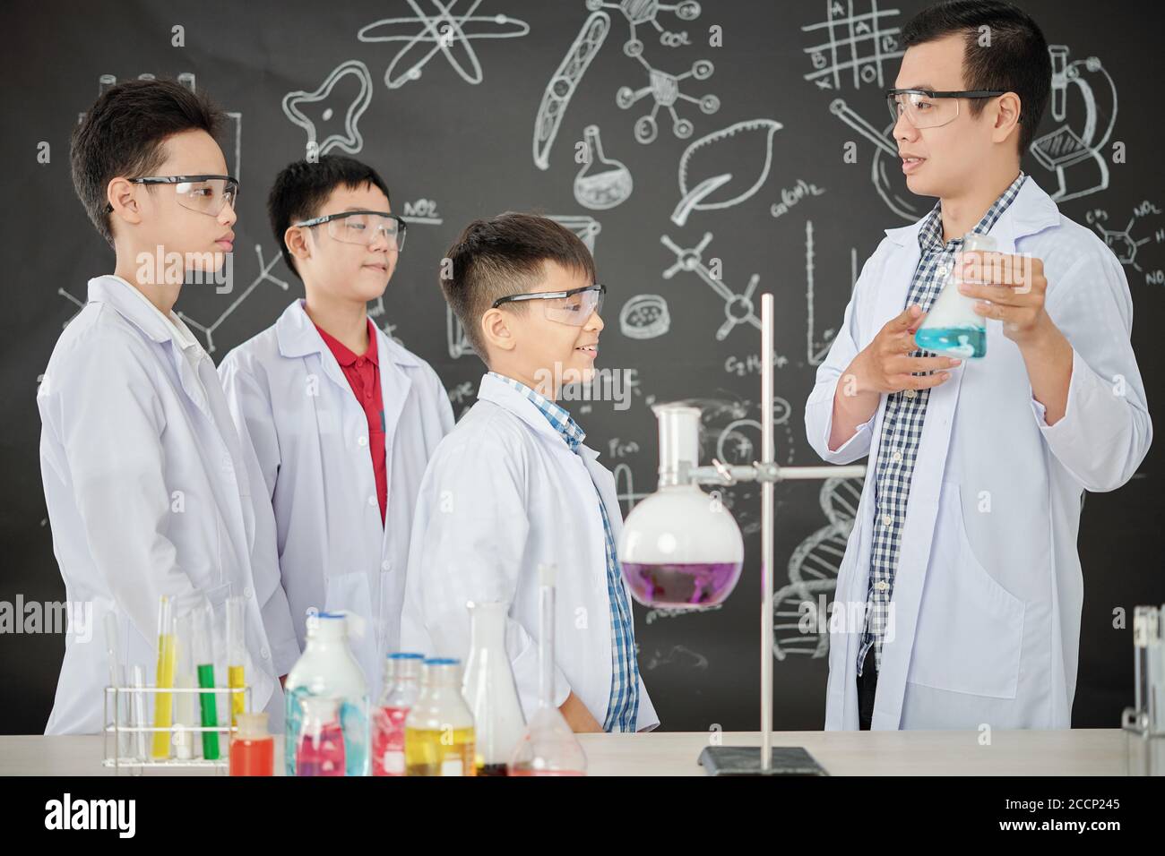 Leçon de chimie Banque D'Images