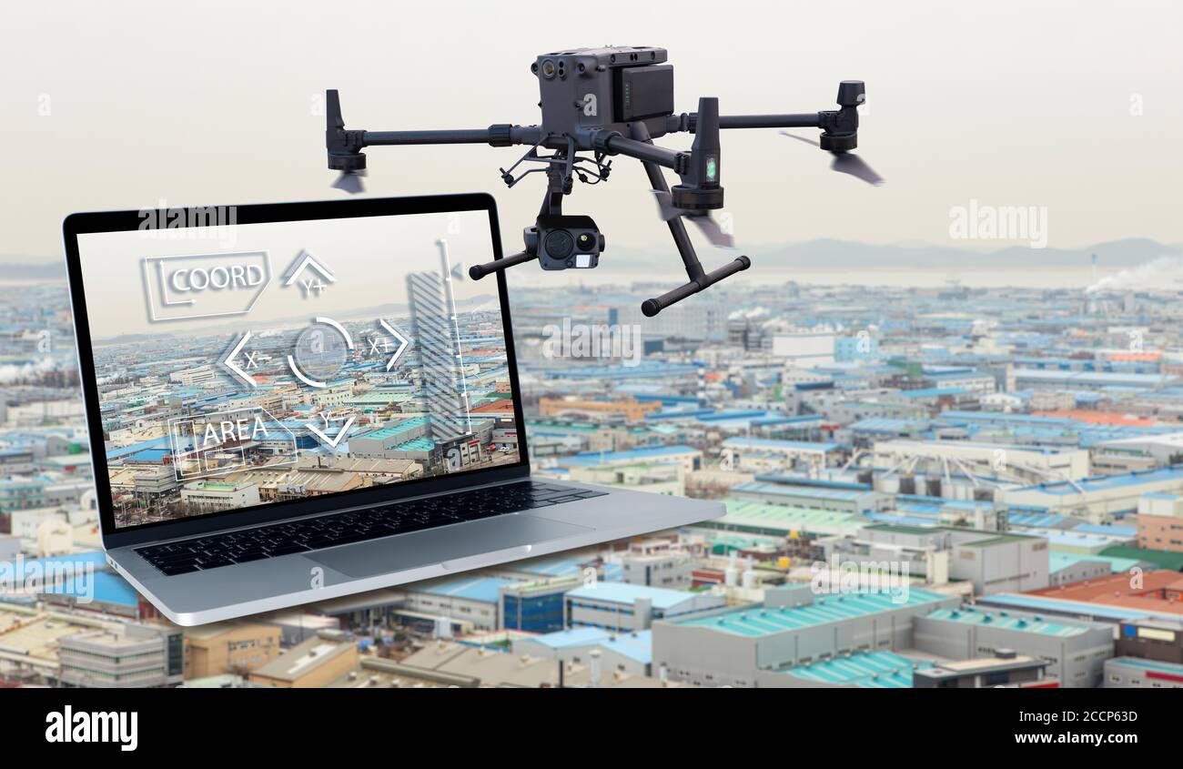 Ordinateur portable pour contrôler un drone industriel Banque D'Images