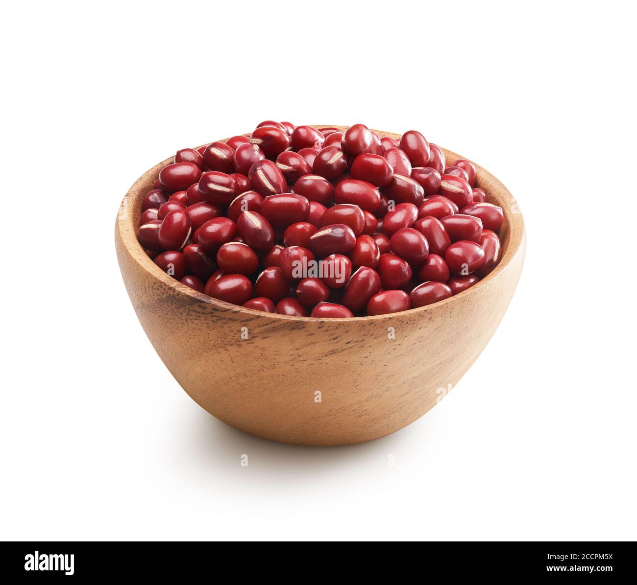 Bol de haricots adzuki isolé sur fond blanc - clipping chemin inclus Banque D'Images