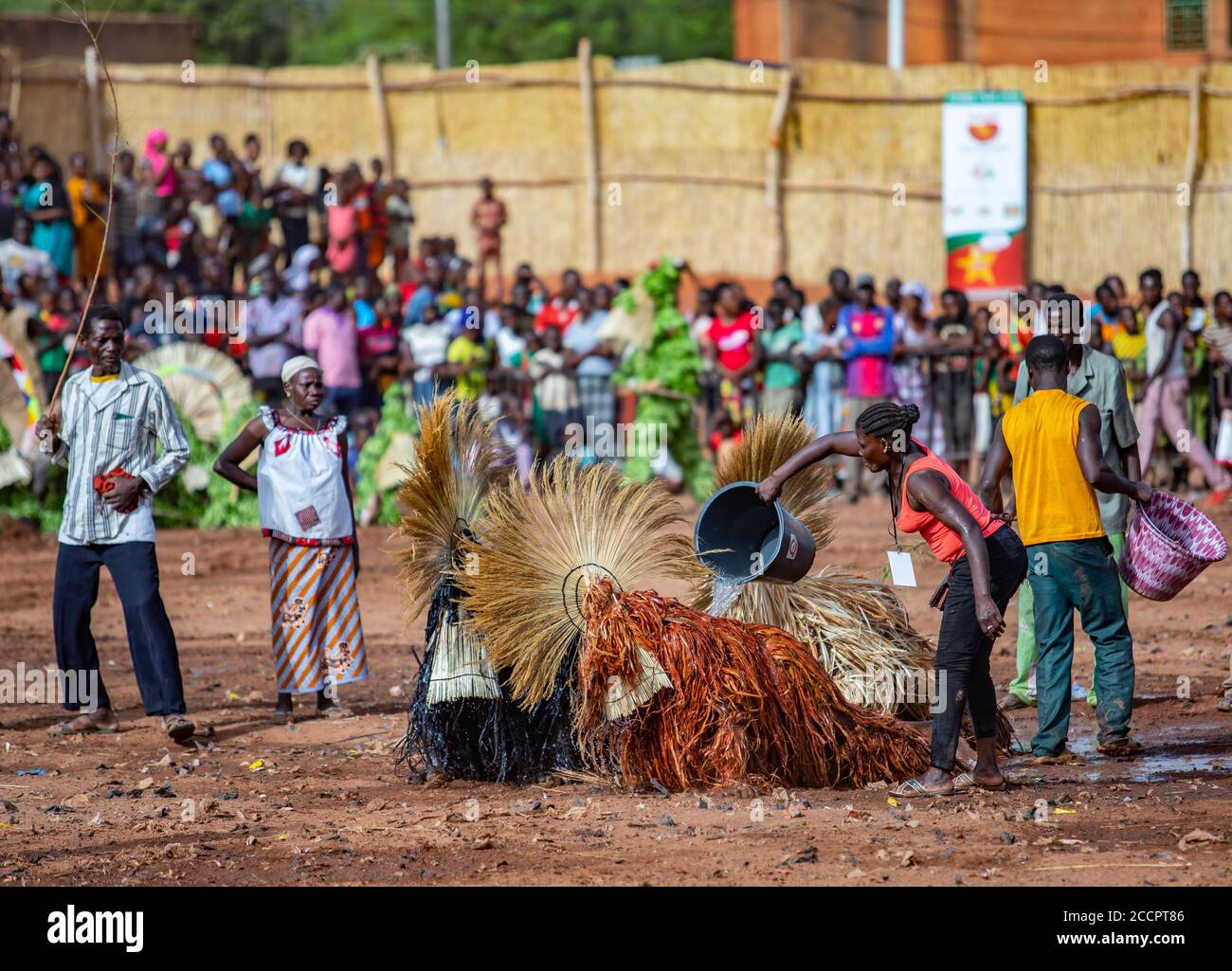 Masques danse au Festival Festima à Dedougou, Burkina Faso Banque D'Images