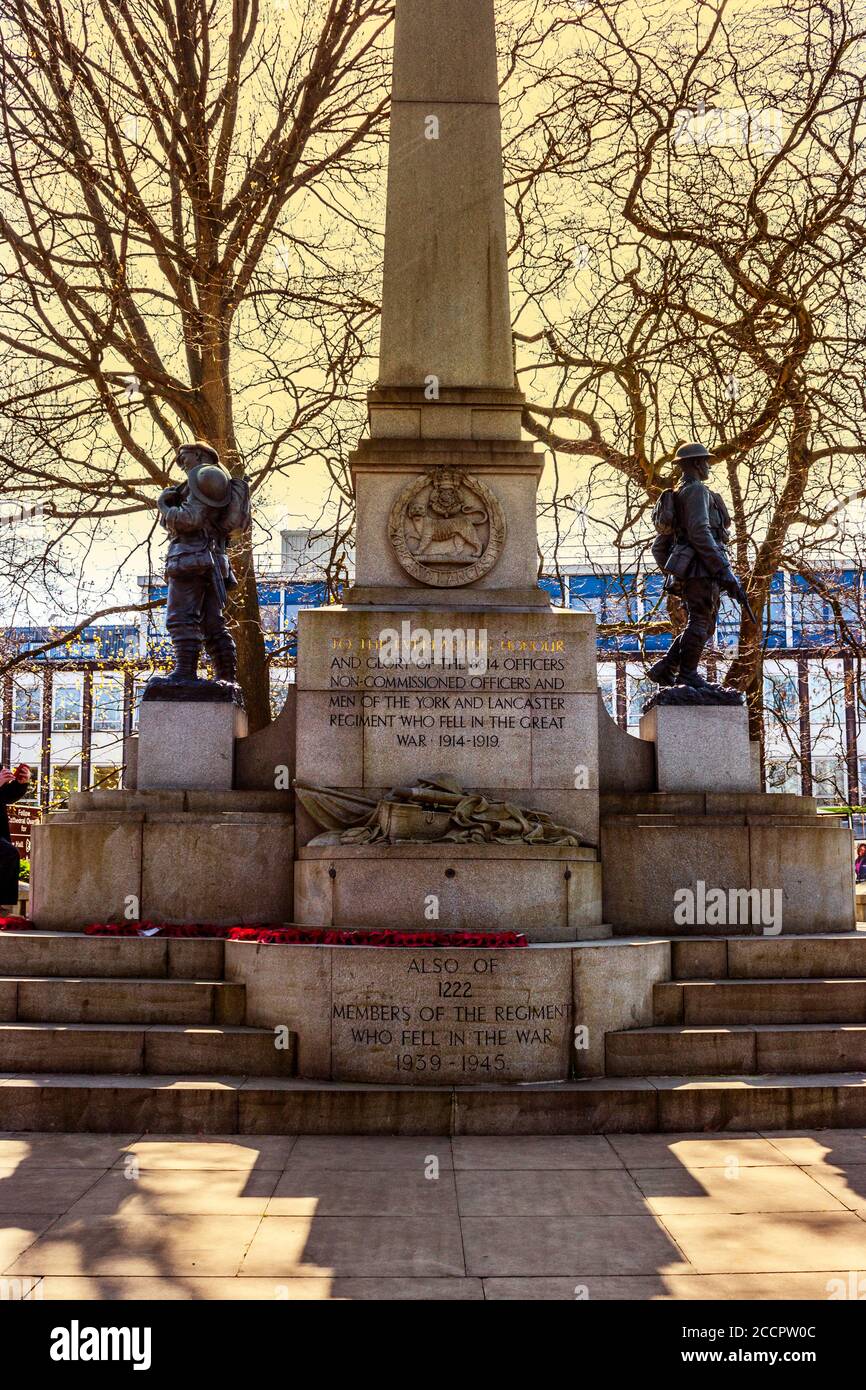 York and Lancaster Regiment War Memorial, Weston Park, Sheffield Banque D'Images