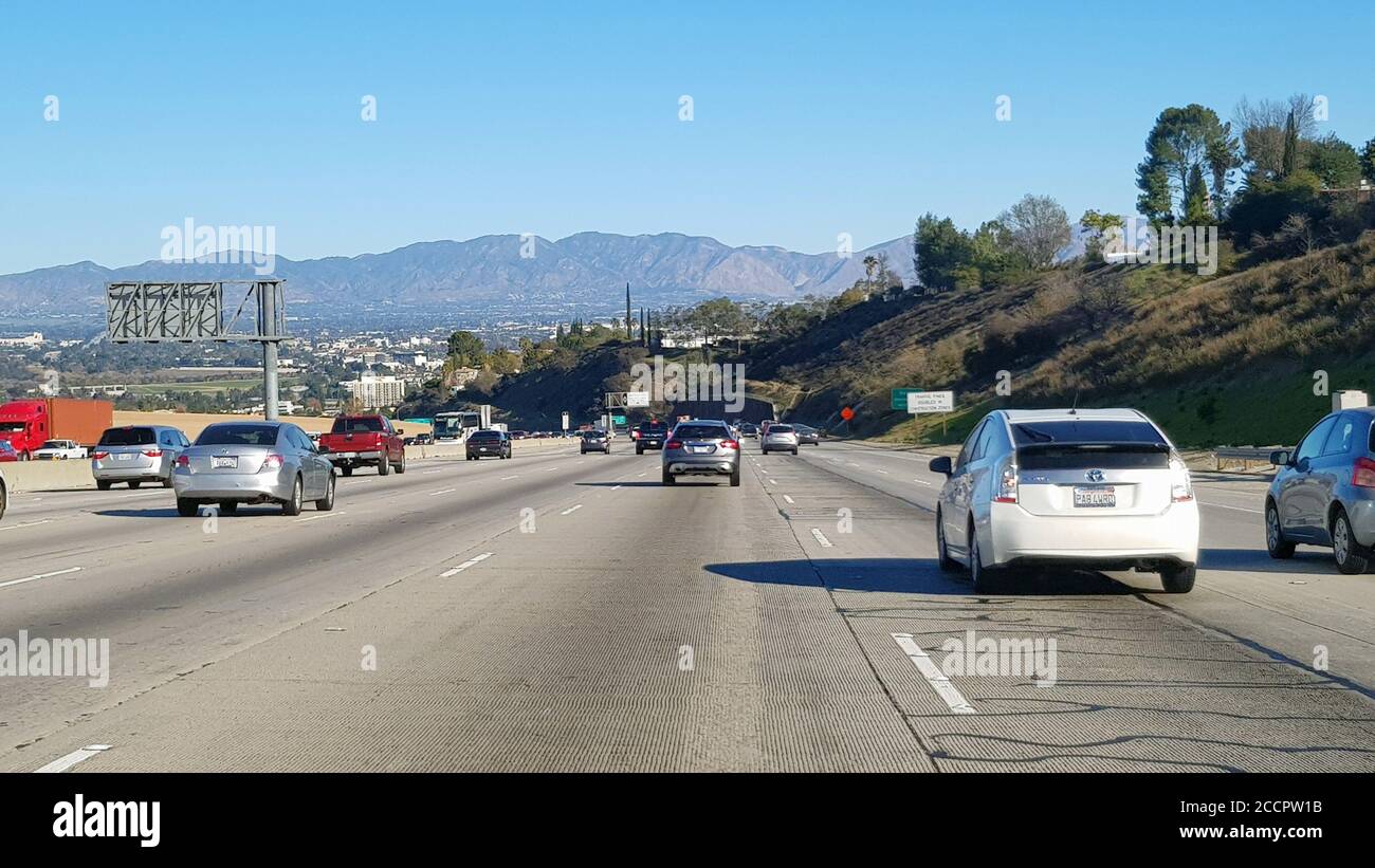 Route 101 avec Hollywood Hills en vue, Californie, États-Unis Banque D'Images