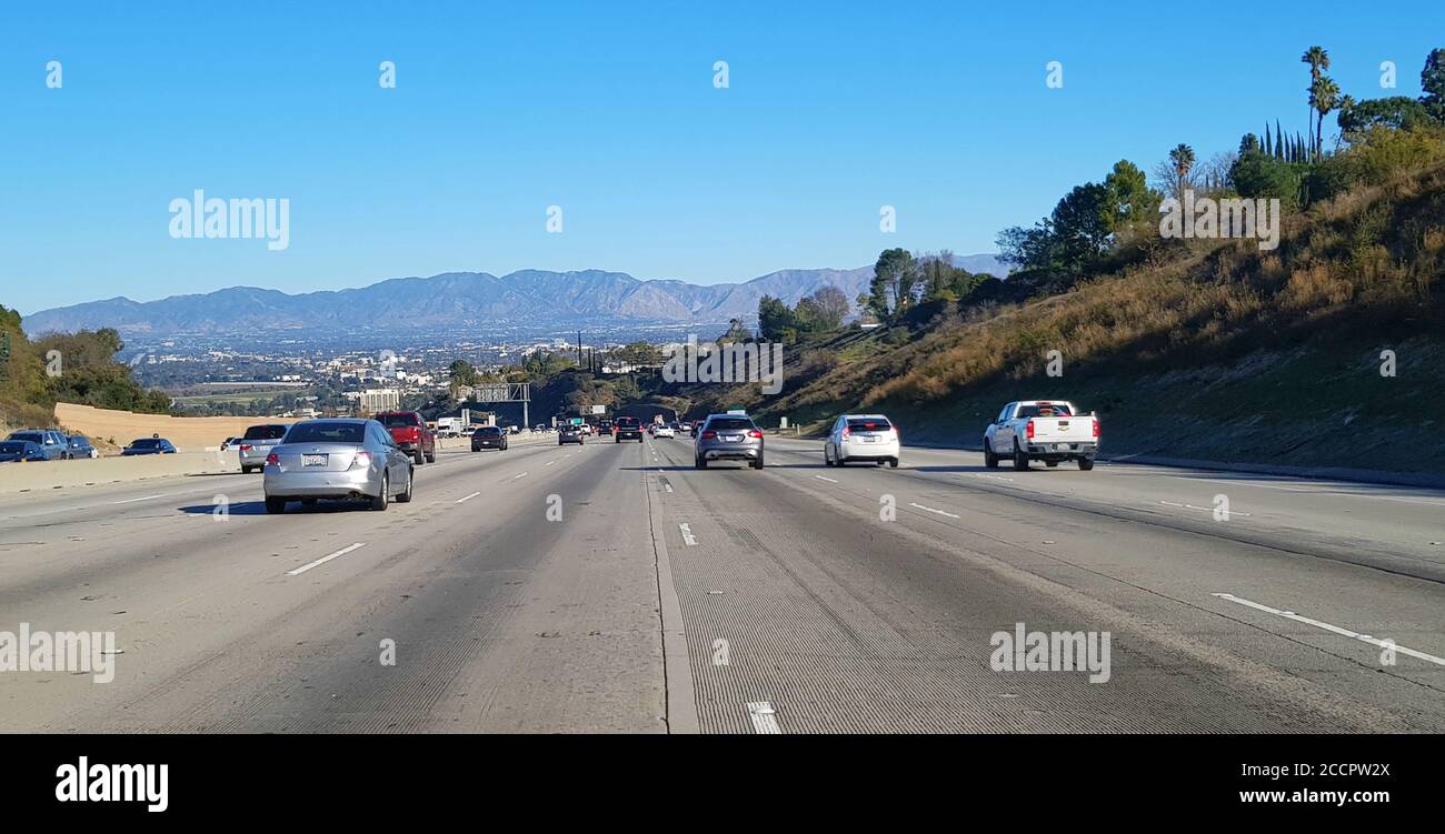 Route 101 avec Hollywood Hills en vue, Californie, États-Unis Banque D'Images