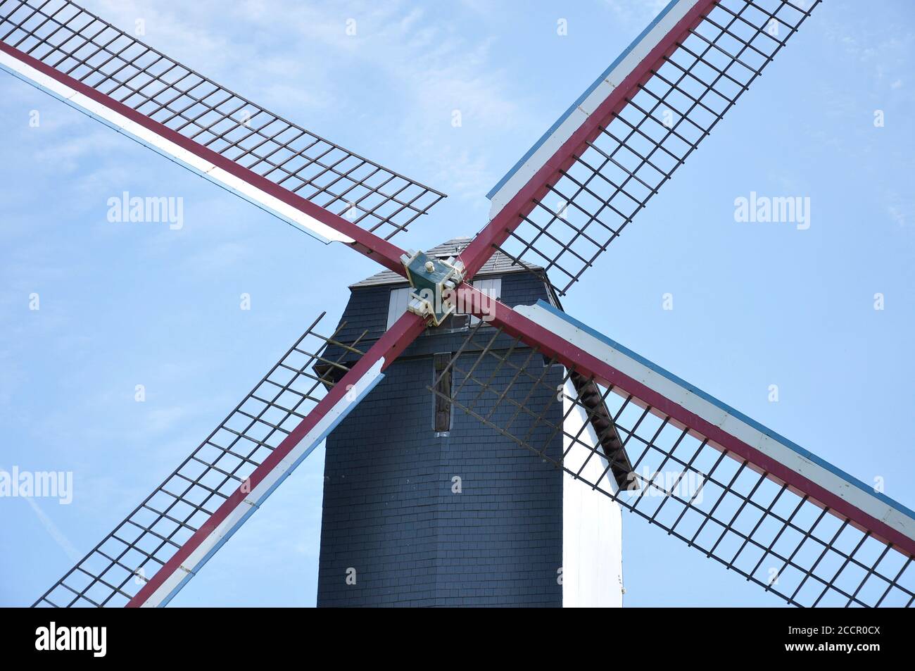 Vue sur un moulin datant du XVIIIe siècle, il est situé à Bruges (Flandre Occidentale) en Belgique Banque D'Images