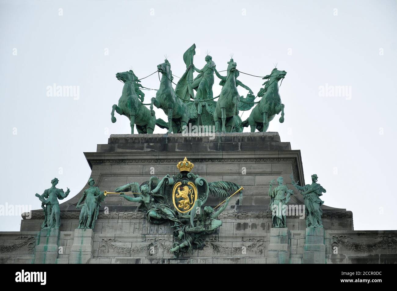 Détail du sommet de l'Arche du Triumphal dans le parc du Cinquantenaire à Bruxelles, Belgique Banque D'Images