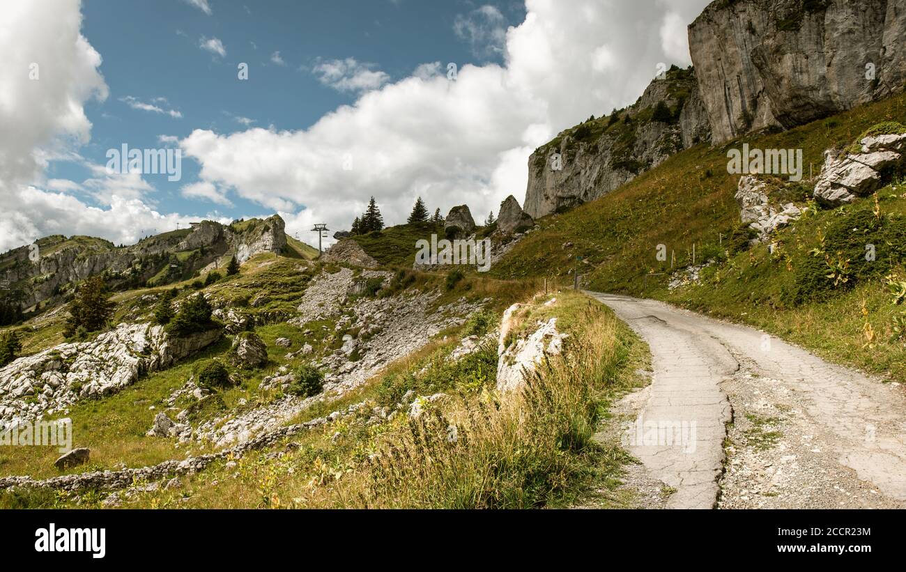 Sentier de randonnée autour de la montagne Berneuse, Suisse Banque D'Images