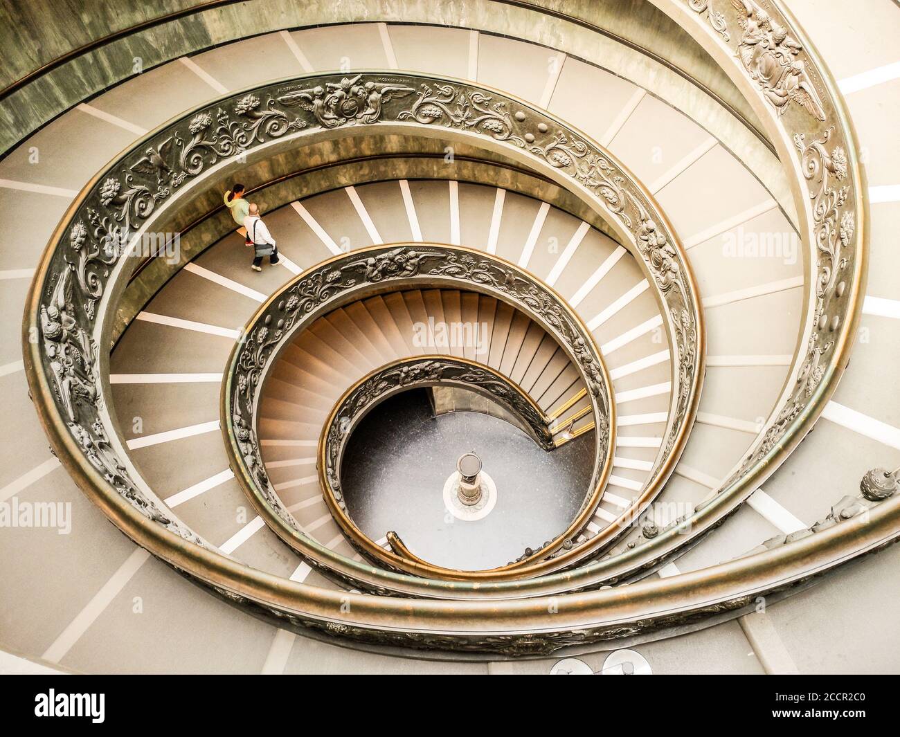 CITÉ DU VATICAN - 07 MAI 2018 : escalier en colimaçon dans les musées du Vatican, Cité du Vatican. Banque D'Images