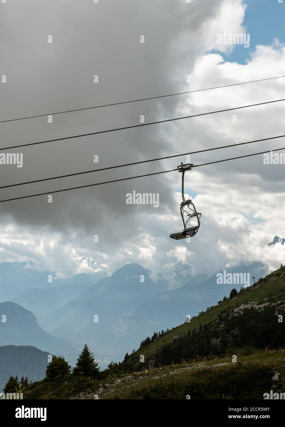 Un ascenseur autour de la Berneuse et une vue sur les montagnes environnantes, la Suisse Banque D'Images