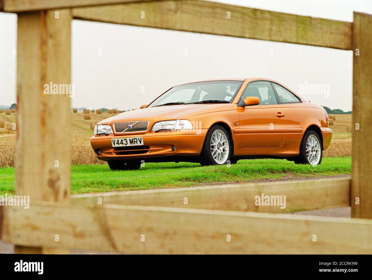 Un nouveau coupé Volvo C70 photographié dans le Hampshire rural 2000. Banque D'Images