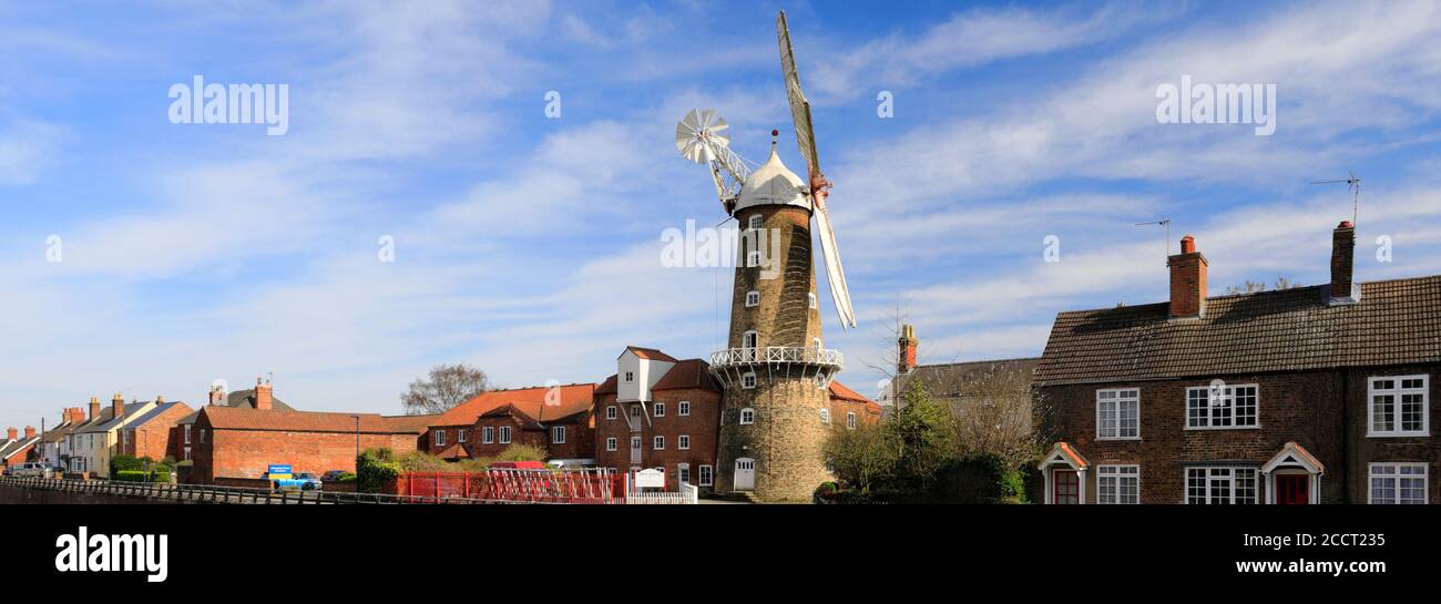 Vue printanière du moulin à vent Maud Foster, ville de Boston, comté de Lincolnshire, Angleterre Banque D'Images