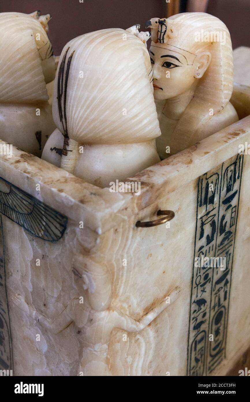 Pots à canopes de la tombe de Toutankhamon, Musée des antiquités égyptiennes, le Caire Banque D'Images