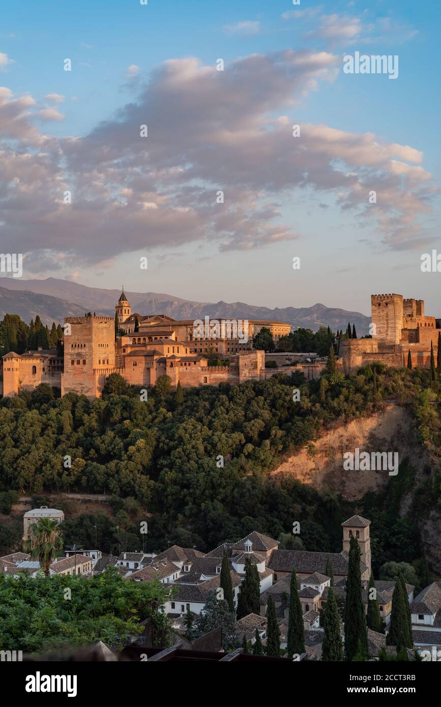 Palais et forteresse de l'Alhambra situé à Grenade, Andalousie, Espagne Banque D'Images