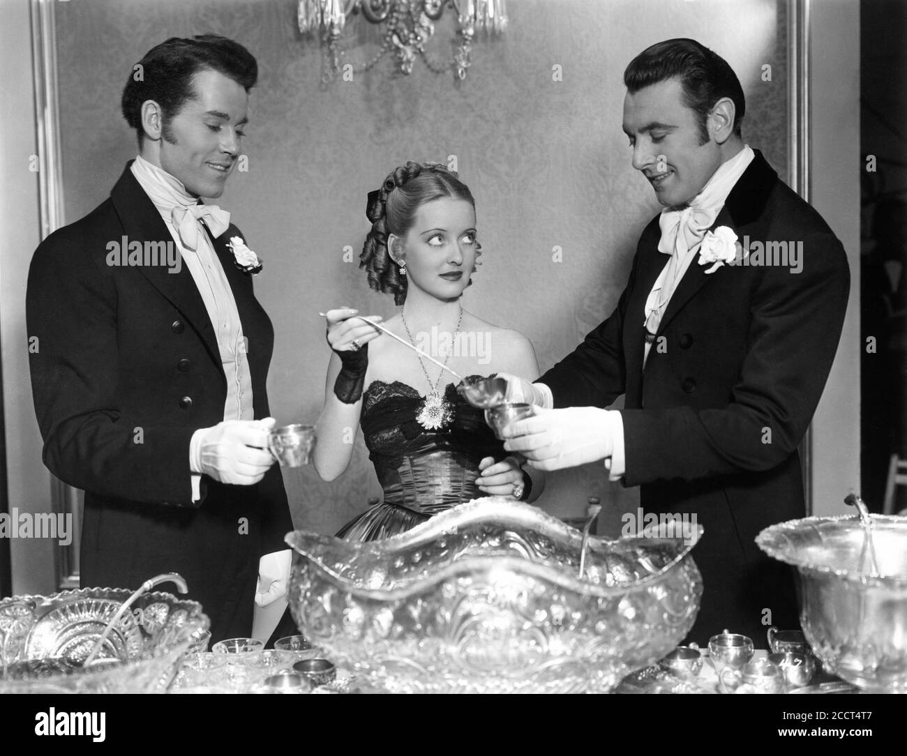 HENRY FONDA BETTE DAVIS et GEORGE BRANT à JEZEBEL 1938 réalisateur WILLIAM WYLER de la pièce de musique Owen Davis Max Steiner costumes Orry-Kelly Warner Bros. Banque D'Images