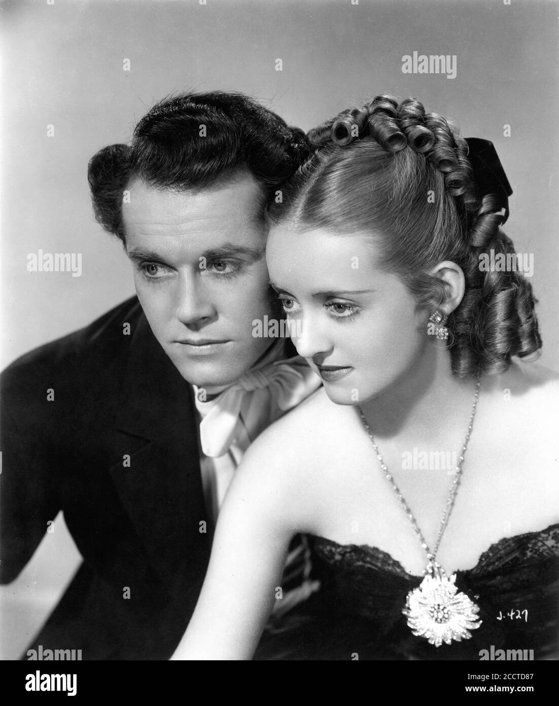 HENRY FONDA et BETTE DAVIS Publicité Portrait en JEZEBEL 1938 réalisateur WILLIAM WYLER de la pièce par Owen Davis musique Max Steiner costumes Orry-Kelly Warner Bros. Banque D'Images