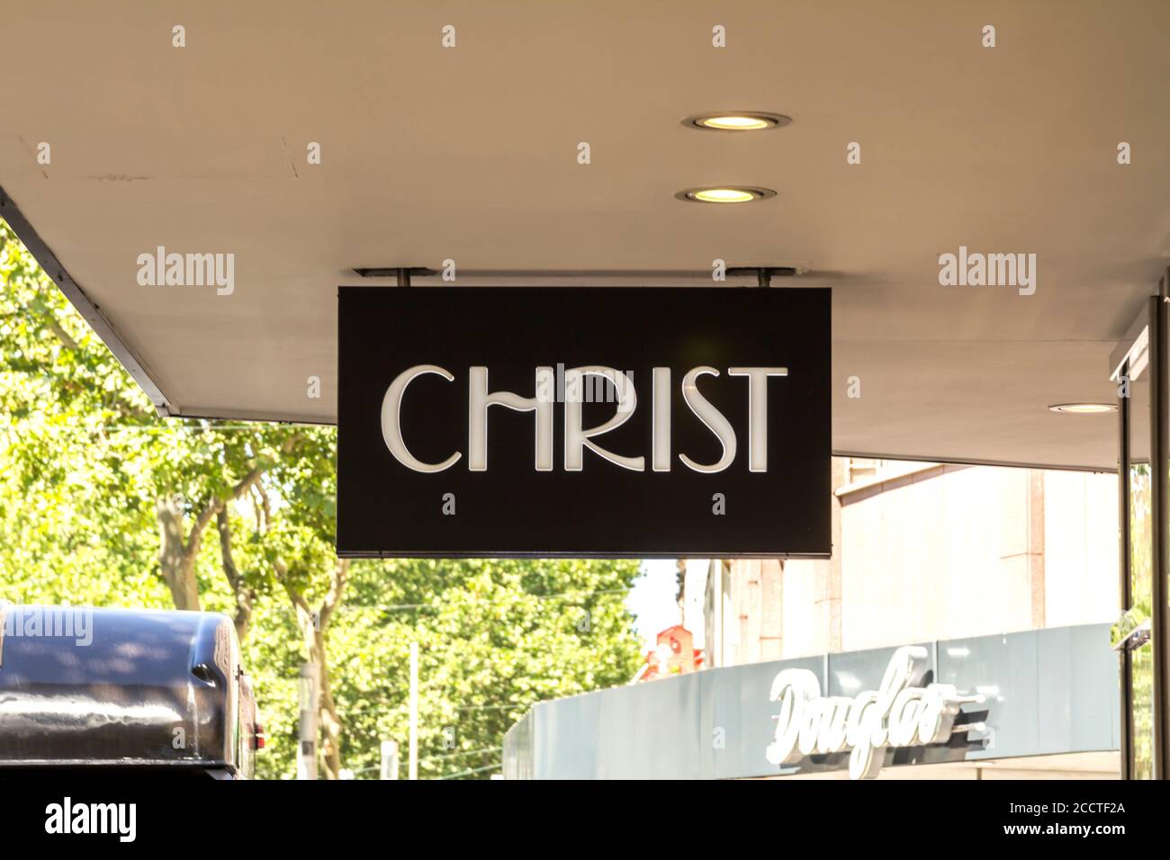 Magasin de bijoux Christ. Fondée en 1863, la société fournit des bijoux et  des montres Photo Stock - Alamy