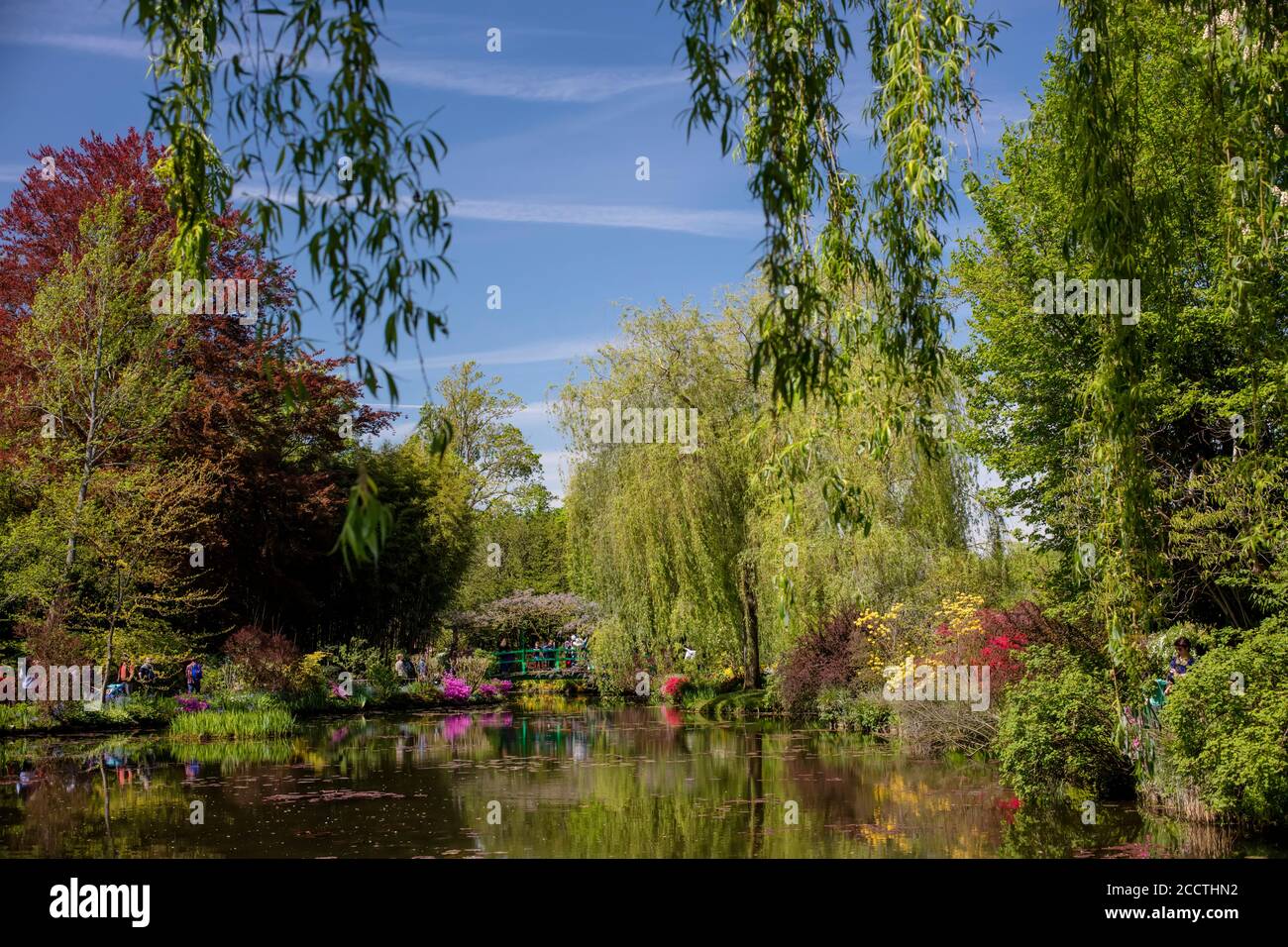 Pont japonais et étang de Lily, maison et jardins de Claude Monet, Giverny, Normandie, France Banque D'Images