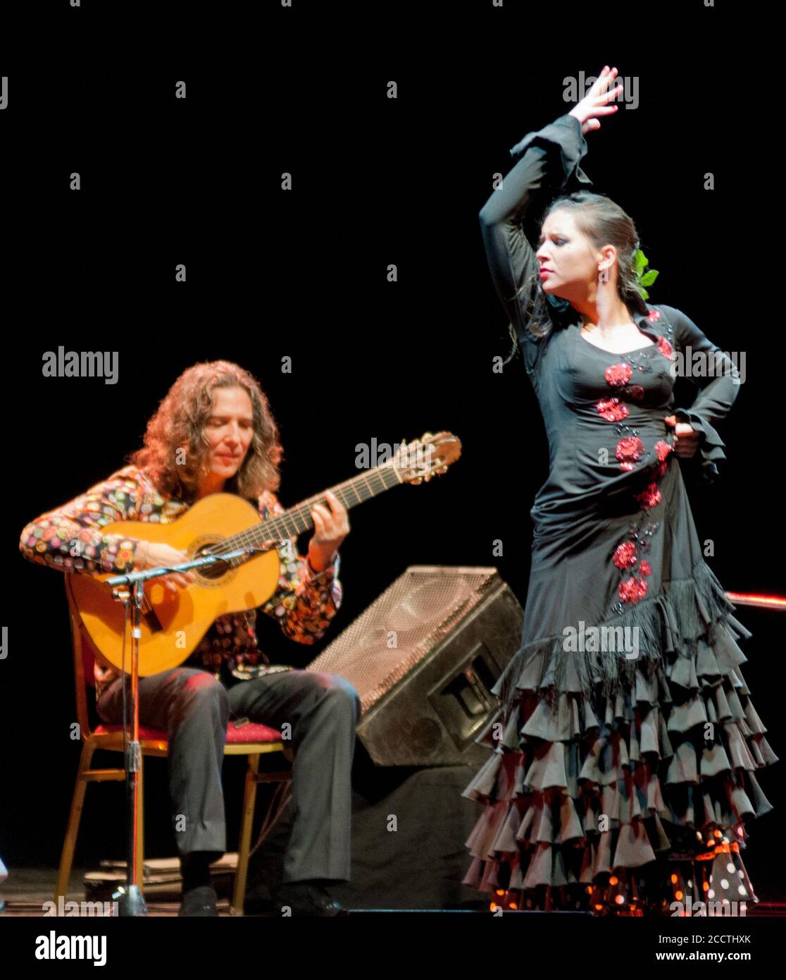 Tomatito, guitariste espagnol de flamenco, avec danseuse sur scène Banque D'Images