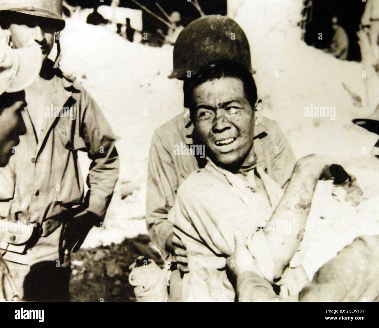 Prisonniers de guerre japonais sous la direction de la police militaire dans les îles Philippines, deuxième Guerre mondiale (34311311062). Banque D'Images