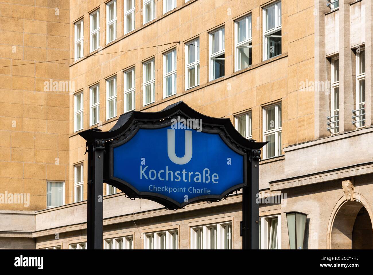 Berlin, Allemagne - 29 juillet 2019 : station de métro de Checkpoint Charlie. C'était le nom donné par les alliés occidentaux au célèbre mur de Berlin Banque D'Images