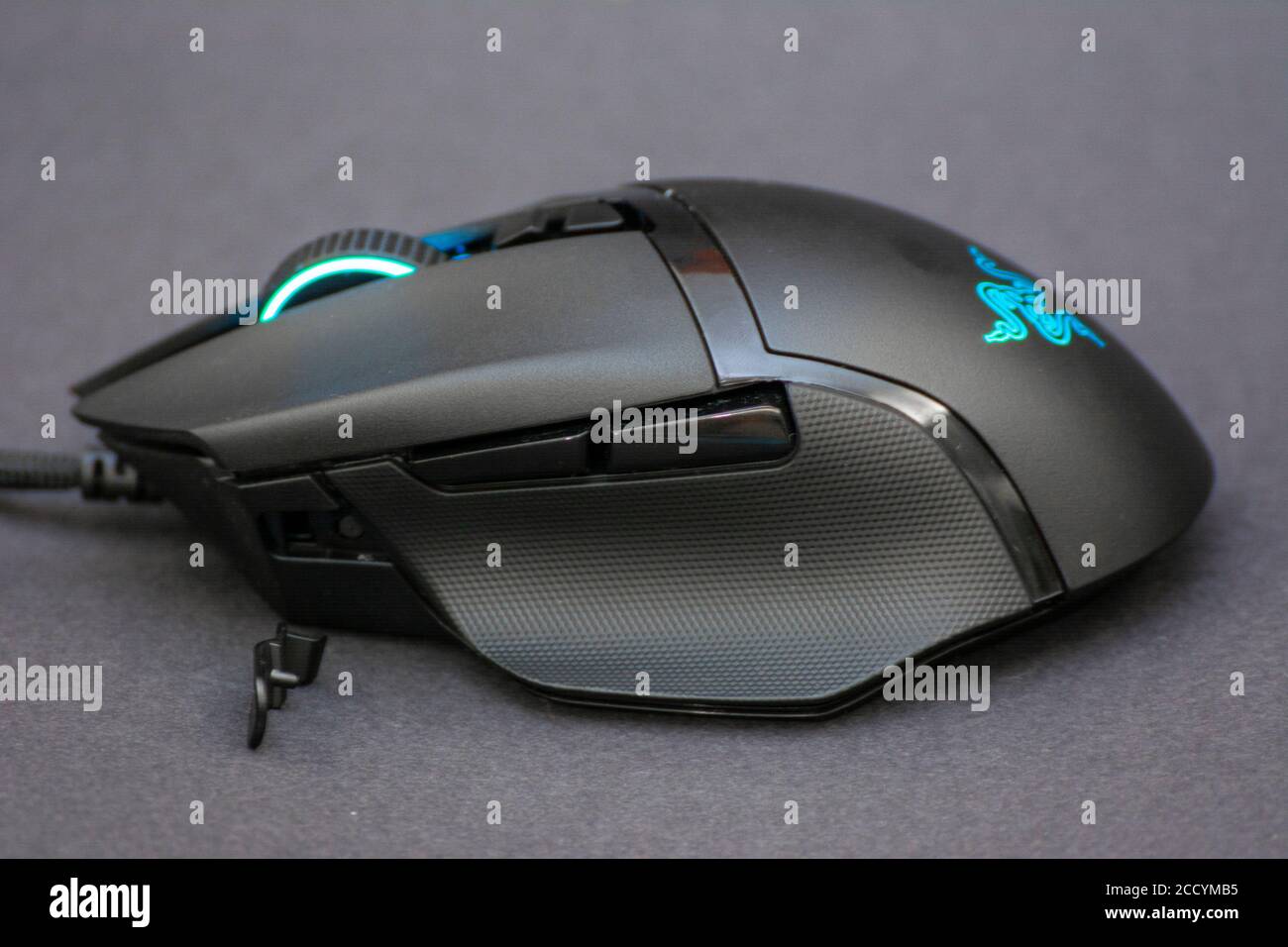 01 juillet 2020 - Bucarest, Roumanie. Plans de la souris de jeu Razer Basilisk v2 fait pour un blog Banque D'Images