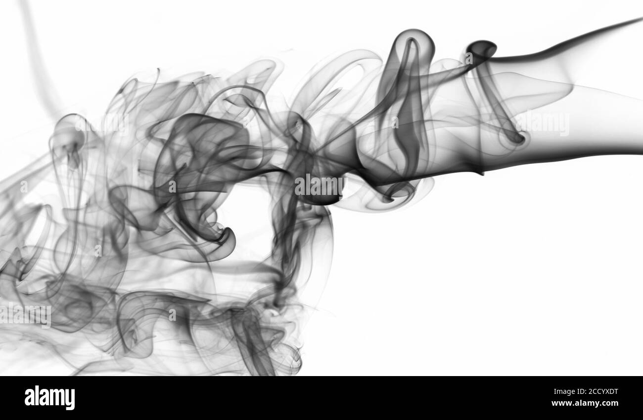 Arrière-plan abstrait de fumée d'air noir sur fond blanc. Nuage de la courbe de fumée mystère Banque D'Images