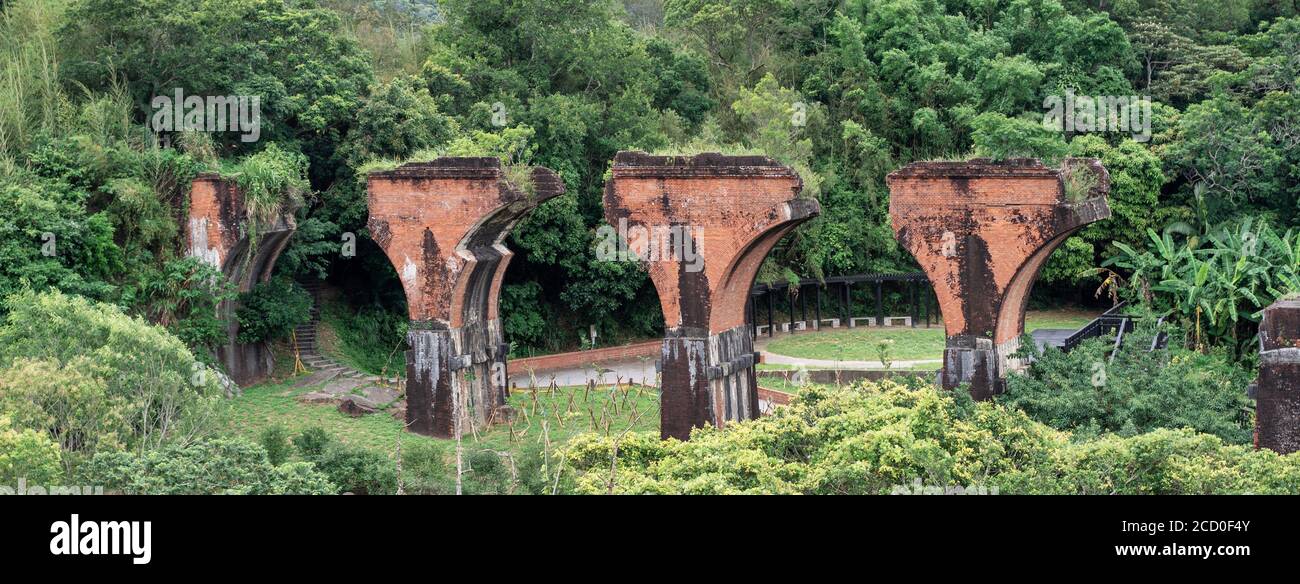 Pont de Longteng Broken, pont de Yutengping dans le village de Longteng, canton de Sanyi, comté de Miaoli, Taïwan, une destination de voyage célèbre, style de vie. Banque D'Images