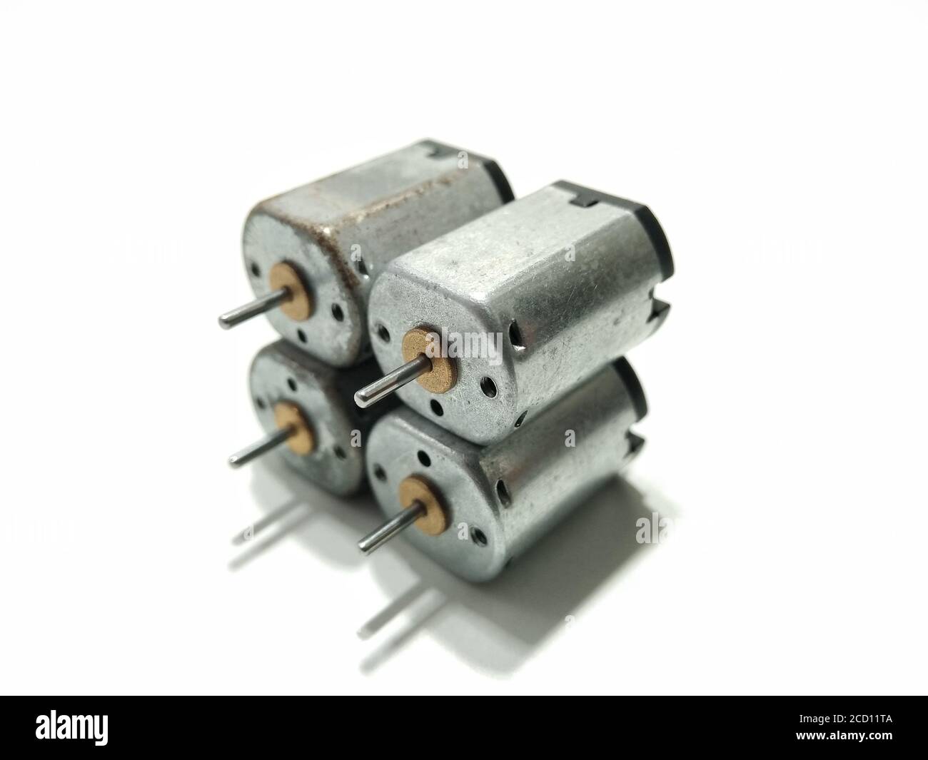 Une image de moteur de drone électrique sur fond blanc Banque D'Images