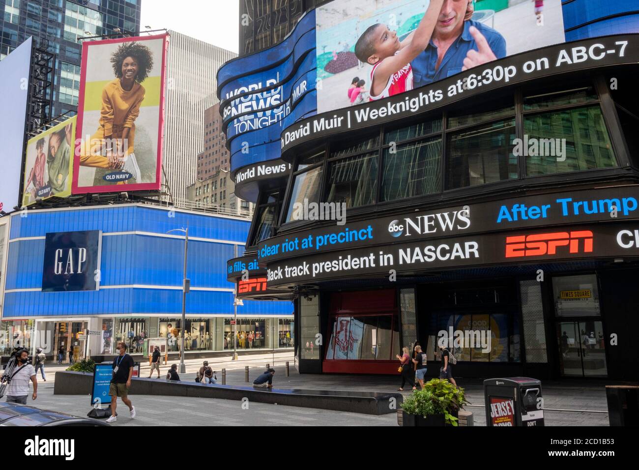 Enveloppez-Vous Dans Les Panneaux En Mouvement à ABC TV News Network Studios à Times Square, New York, États-Unis Banque D'Images