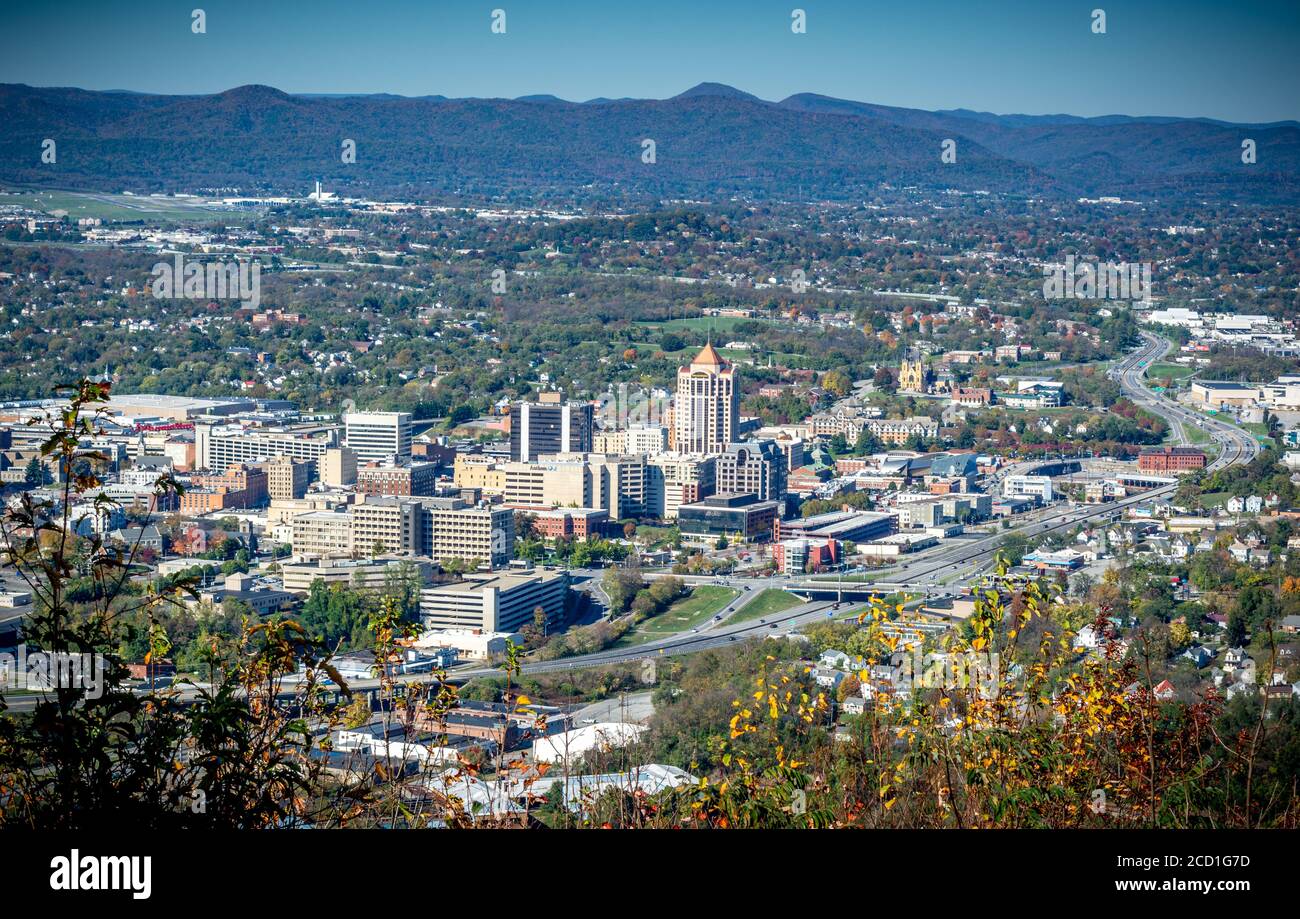 Roanoke, Virginie/États-Unis – 2 novembre 2019 : vue sur la vallée de Roanoke depuis Roanoke Star Banque D'Images