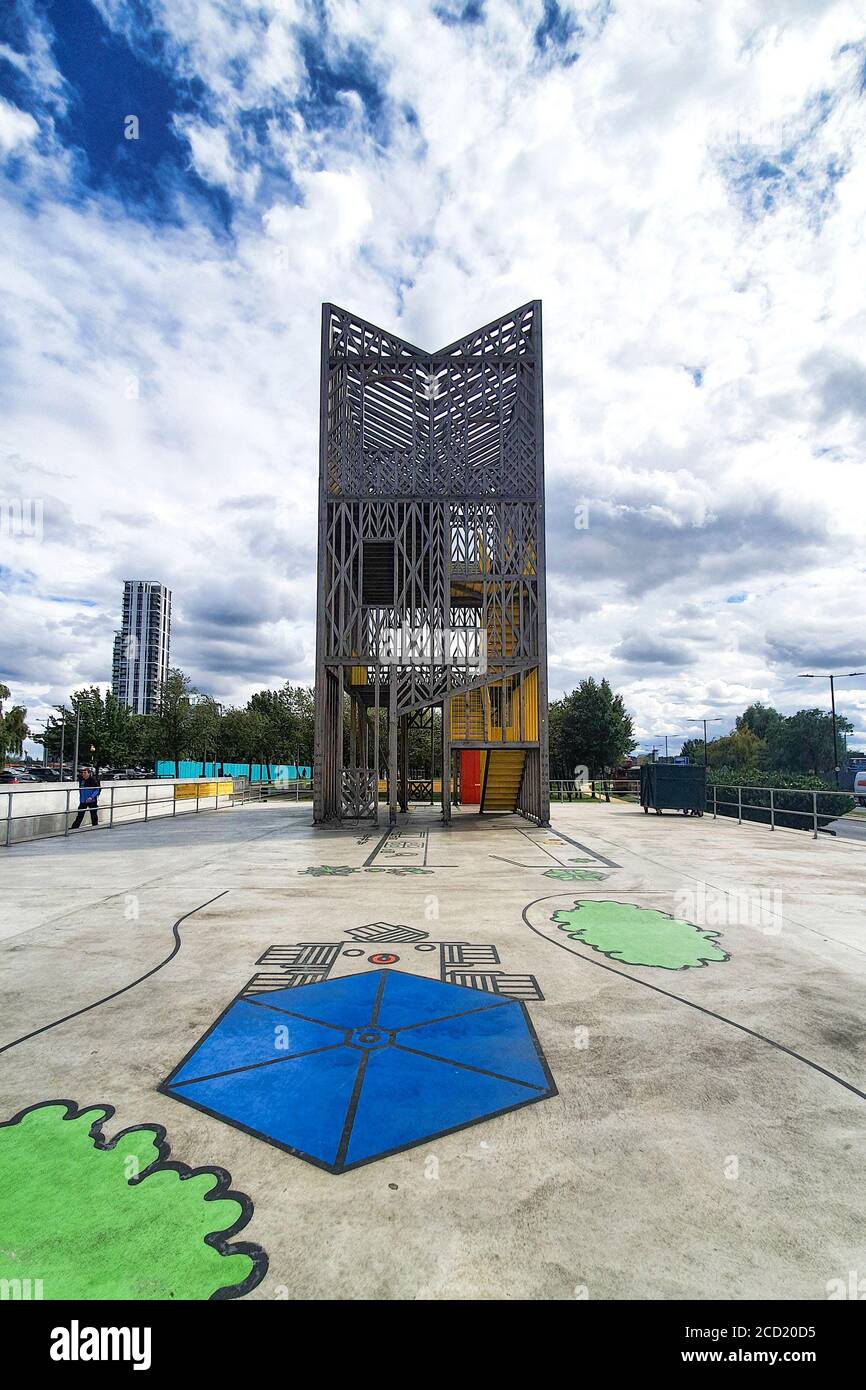 Des peintures murales à grande échelle sont à l'installation artistique '33' de Studio Weave, en collaboration avec HATO et l'illustrateur Jay Cover à la péninsule de Greenwich. Banque D'Images