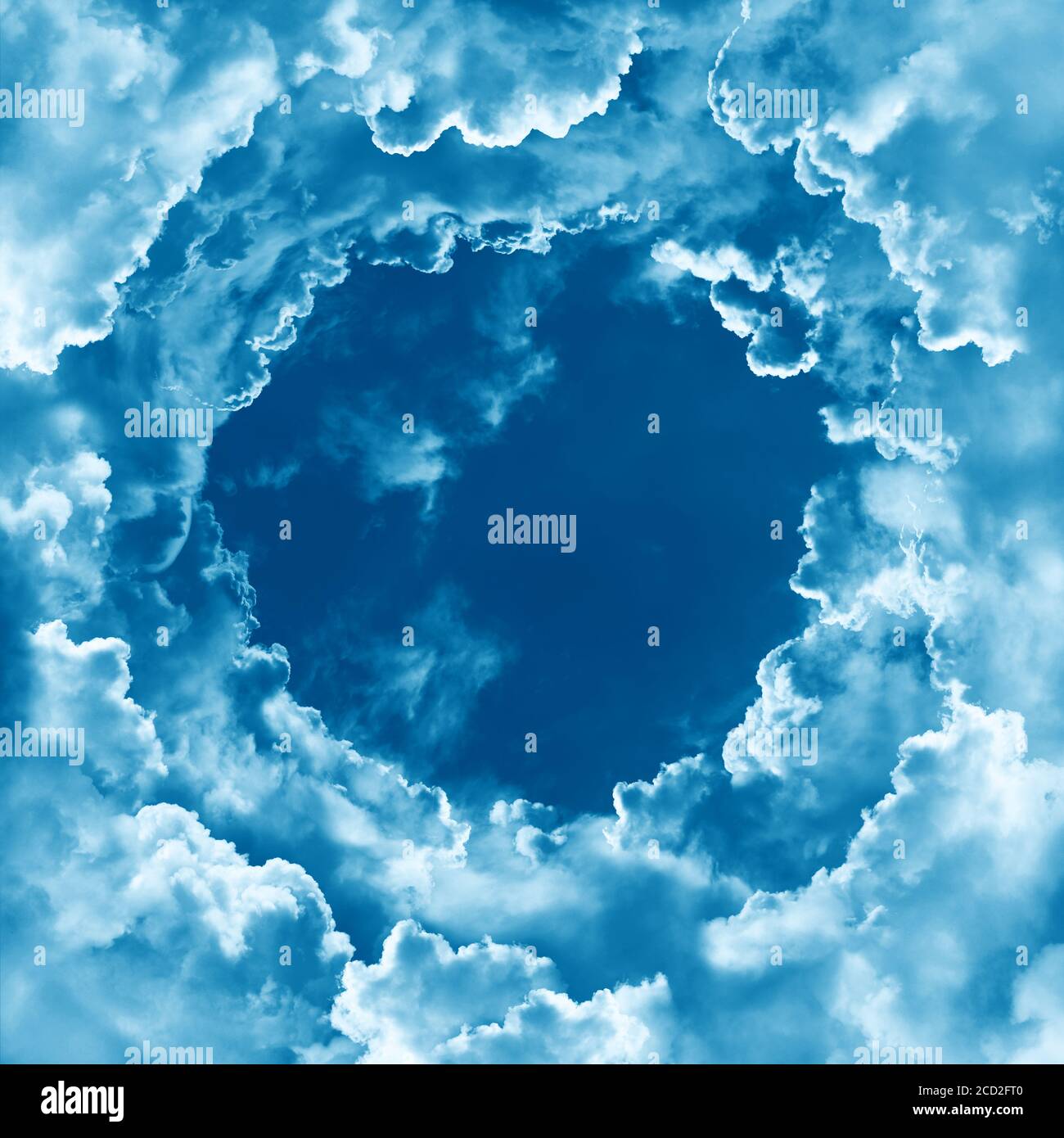 Religion Concept Ciel Celeste Fond Ciel Avec De Beaux Nuages De Lumiere Un Paradis Eclatant Et Divin Bordure Trouble Cadre Rond Gabarit Jour Ensoleille Pois Photo Stock Alamy
